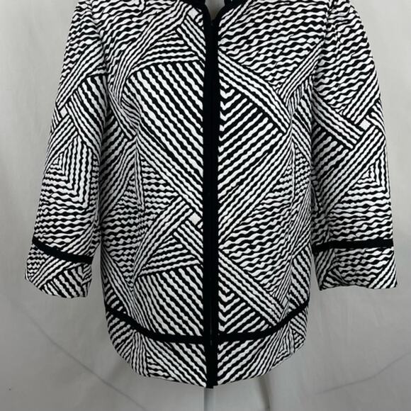 Chico’s Black & White Textured OfficeCore Career Jacket NWOT Size 16 - Picture 4 of 13
